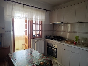 Vand apartament cu 3 camere decomandat - imagine 8