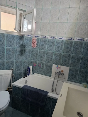 Vand apartament cu 3 camere decomandat - imagine 9