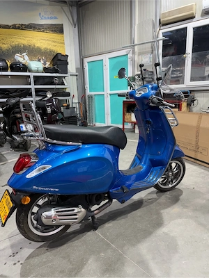 VESPA Primavera 50cc, 2625km - accesorii incluse in pret, ca noua - imagine 5