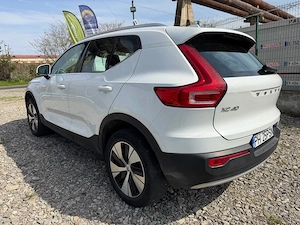 Volvo XC40 plug-in hybrid 2021 - imagine 4