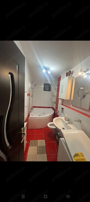 Închiriez apartament cu trei camere  - imagine 2