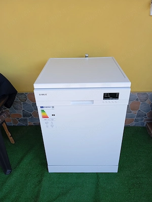 Vând mașină de spălat vase