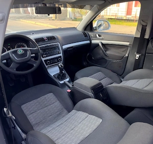 Skoda Octavia 2. Facelift 1.6 Benzina  Mpi Clasic. an 2012 inmatriculat RO. EURO 5.  - imagine 9