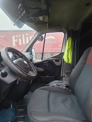 Vand sau desmembrez Renault Master - imagine 4