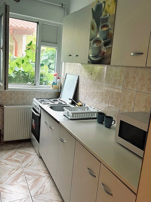 Închiriez apartament 2 camere - imagine 6