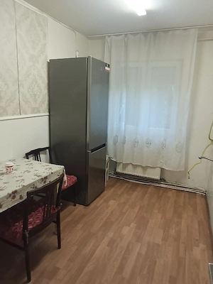 Inchiriez apartament 