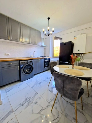 PERSOANA FIZICA !!! Apartament 2 camere Podul Ros - Cantemir - Campus Palas , modelul cu 3 debarale  - imagine 3