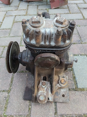 Vand compresor de tractor (sau cel mai greu prespapier din Caras)