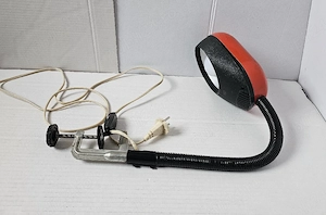 Lampă electrică de atelier-birou