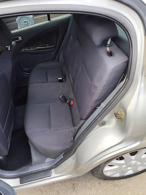 Vand Nissan Almera 110.000 km 1.5 benzină  - imagine 4