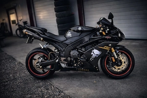 Yamaha YZF R1 Special Edition - imagine 3