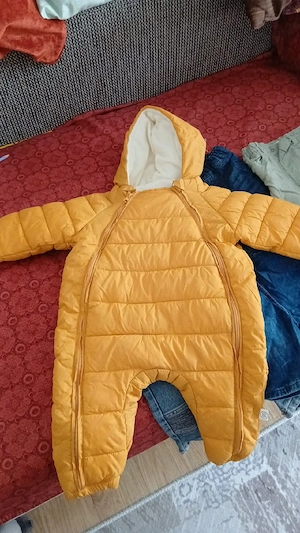 vand gecute cu maneca scurta si lungs 98 marimea 25 lei 