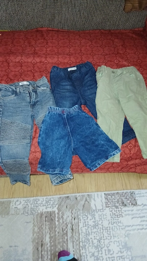 vand blugi baieti marimea 86.92.104 si scurti 2 ani 