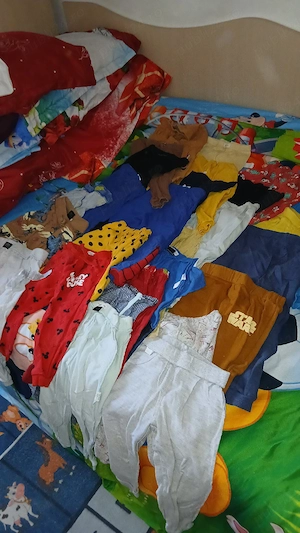 vand pantaloni de trening baieti 3 lei bucata marimea 92.98