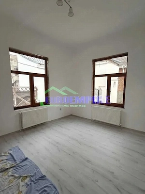 Casa 3 camere de inchiriat zona Centrala - imagine 3