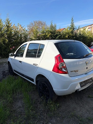 vand dacia sandero 2010 - imagine 3