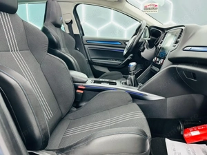 RENAULT MEGANE - imagine 15