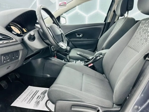 RENAULT MEGANE - imagine 13