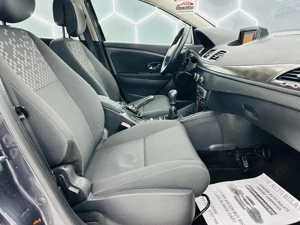 RENAULT MEGANE - imagine 17