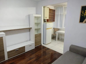 vând Garsonieră zona Astra  - imagine 3