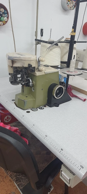 Ov, maşina de încheiat lateral tricot