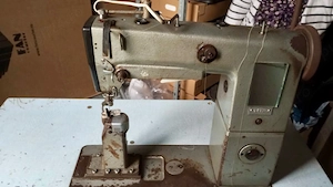 Masina de cusut Minerva - imagine 2