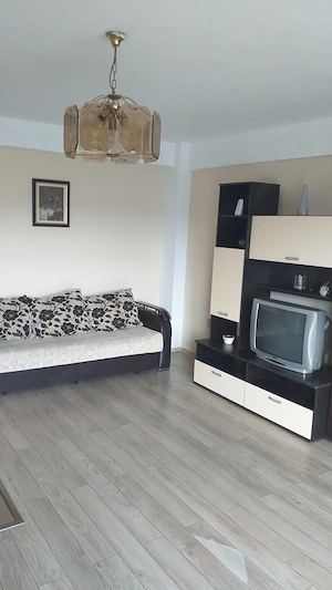Închiriez apartament 2 camere 