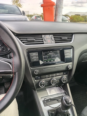 Vand Skoda Octavia, fab 2015, benzina - imagine 7