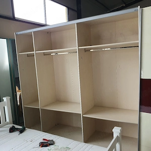 Dressing cu uși glisante 