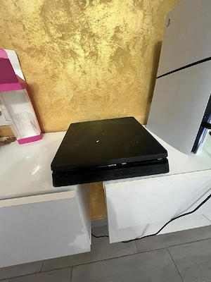 ps4 slim in stare bună