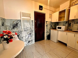 Inchiriez garsoniera cu centrala proprie, et 1, zona Facultatii de Matematica