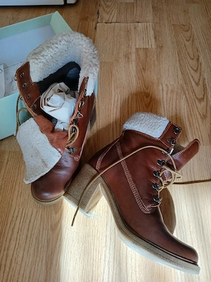vand botine