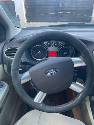 Ford Focus 1,6 TDCI 2008 GHIA - imagine 5