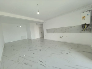 Pozitie Excelenta! Suprafata Generoasa! Disponibil Imediat! - imagine 2