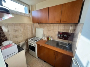 Garsoniera de inchiriat, 28 mp, decomandata, zona: Parang - imagine 2