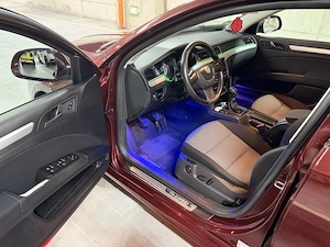 Skoda Superb Combi 1.4 TSI 125 CP 2010 EURO 5 Benzină   Limuzină de familie, confort și spațiu premi - imagine 7