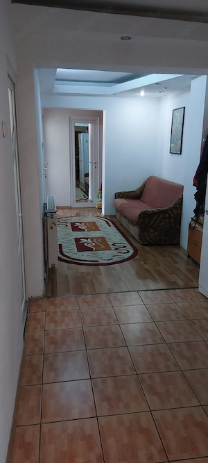 Vand apartament 3 camere Petrila  - imagine 2