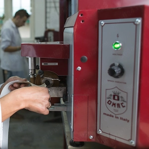 Angajam Vopsitori Marochinarie