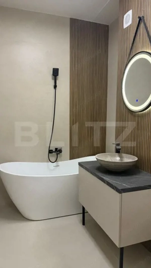 Apartament lux, 2 camere, 53 mp, terasa 9.57 mp, etaj 7, garaj, Eroilor - imagine 3