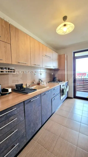 Apartament cu 3 camere, 60 mp, parcare cu CF, balcon, Sub Cetate - imagine 12