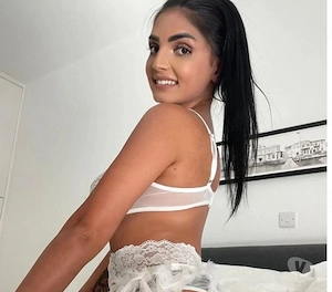 buna eu sunt alexandra - imagine 1