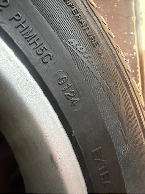 Vînd 4 jante cu anvelope - imagine 4