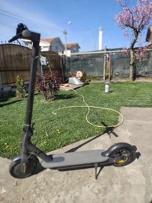 Trotineta electrica Xiaomi mi esențial  - imagine 2