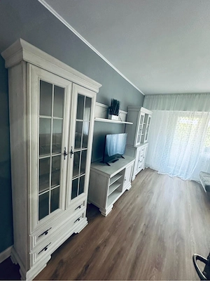 Închiriez apartament compus din 2 camere decomandat