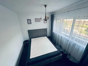 Închiriez apartament compus din 2 camere decomandat - imagine 2