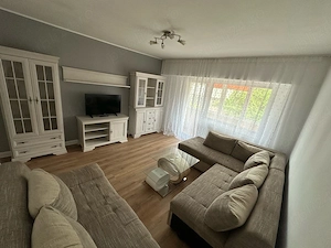 Închiriez apartament compus din 2 camere decomandat - imagine 3