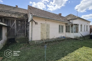 Casa cu doua corpuri de cladire, localitatea Chesint - imagine 4