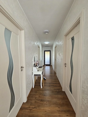 Casa cu utilitati finisata si mobilata la pret de apartament - imagine 10