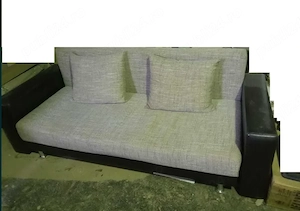 Vand canapele extensibile , stare buna , second hand 