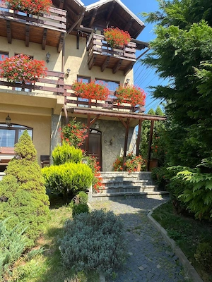 De vanzare Urgent Pensiune si o vila - imagine 2